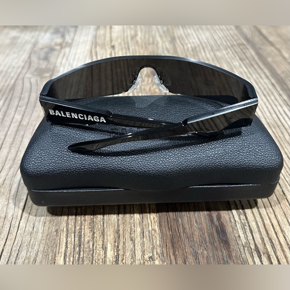 Balenciaga BB0041S 001 Sunglasses Rectangle Unisex - Picture 6 of 7